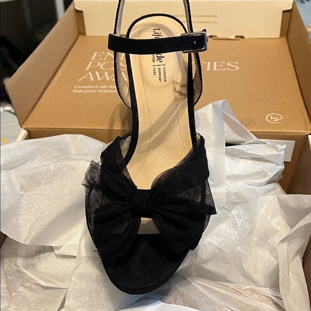 Life stride Last Dance Chunky Peep toe Heels